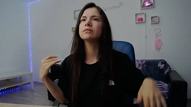 LauraLora3 online show from 07/08/26, 07:24