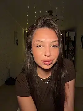 Snapshot of Fragile_Tease chatting on 03/21/26, 03:37 Fragile Tease online show from 03/21/26, 03:37