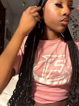 Snapshot of Loopsies chatting on 03/03/26, 11:54 Loopsies online show from 03/03/26, 11:54