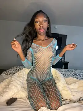 Snapshot of Loopsies chatting on 04/07/26, 09:15 Loopsies online show from 04/07/26, 09:15