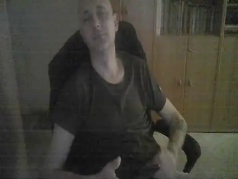 Snapshot of HubiMasny chatting on 03/22/26, 01:53 HubiMasny online show from 03/22/26, 01:53