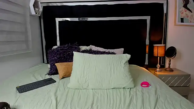 Tiana moon online show from 05/15/26, 11:12