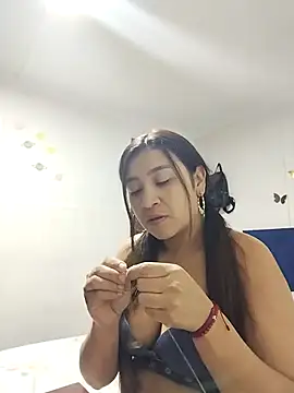 Snapshot of violetax2 chatting on 03/10/26, 11:43 violetax2 online show from 03/10/26, 11:43