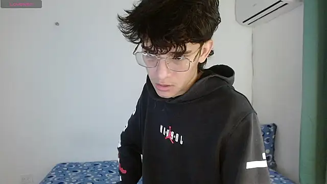 noah millerx online show from 05/05/26, 03:36
