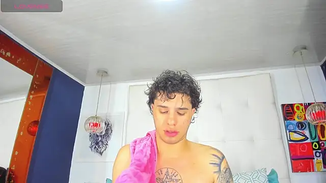 EXCLUSIVE8 online show from 04/30/26, 03:57