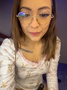 Snapshot of ailen_wood chatting on 03/13/26, 03:57 ailen wood online show from 03/13/26, 03:57