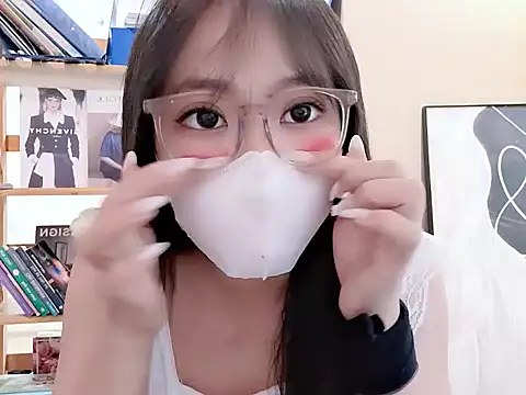 LeNaLyy online show from 03/17/26, 12:48