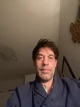 Snapshot of Alessandro7979 chatting on 03/19/26, 01:53 Alessandro7979 online show from 03/19/26, 01:53