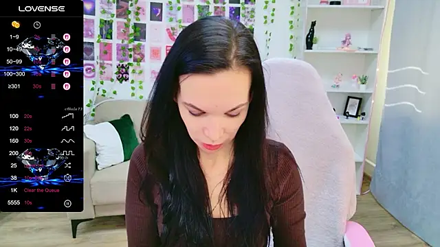 JulieHiL online show from 03/12/26, 07:36