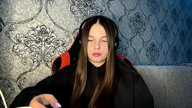 AkikoAnkrom online show from 03/11/26, 06:36