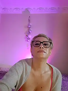 LunaBlaise online show from 05/19/26, 05:25
