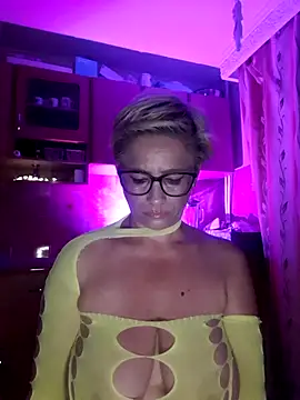 LunaBlaise online show from 06/15/26, 06:10