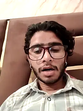 Snapshot of CoralN chatting on 03/08/26, 02:04 CoralN online show from 03/08/26, 02:04