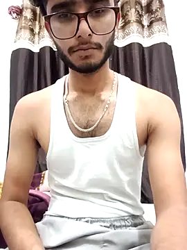 Snapshot of CoralN chatting on 04/15/26, 06:42 CoralN online show from 04/15/26, 06:42