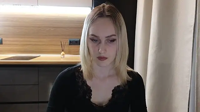 Snapshot of Bella_Villen chatting on 04/04/26, 04:59 Bella Villen online show from 04/04/26, 04:59