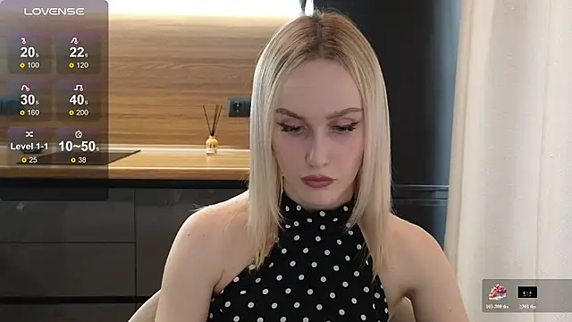 Snapshot of Bella_Villen chatting on 06/23/26, 11:41 Bella Villen online show from 06/23/26, 11:41