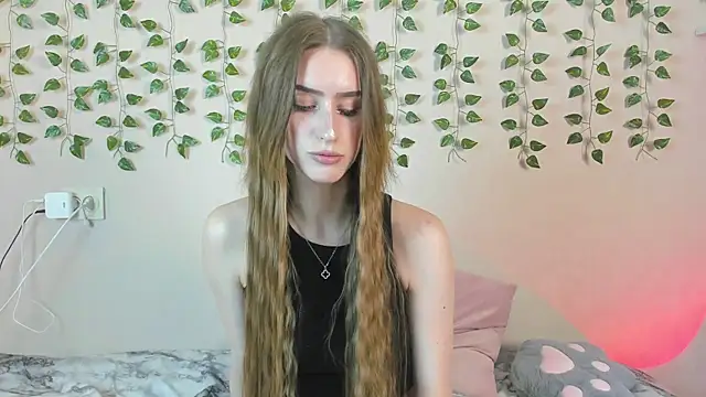 EllieRough online show from 06/15/26, 03:31