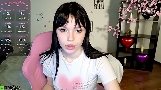 Snapshot of JanetCensley chatting on 05/17/26, 09:38 JanetCensley online show from 05/17/26, 09:38