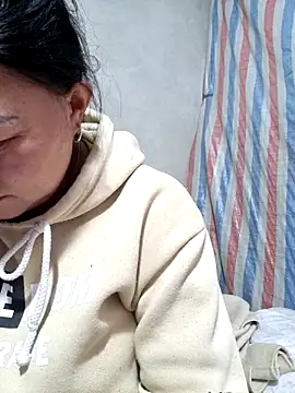 Snapshot of phay79 chatting on 03/09/26, 05:00 phay79 online show from 03/09/26, 05:00