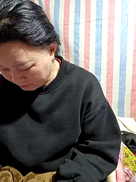 Snapshot of phay79 chatting on 03/15/26, 03:34 phay79 online show from 03/15/26, 03:34