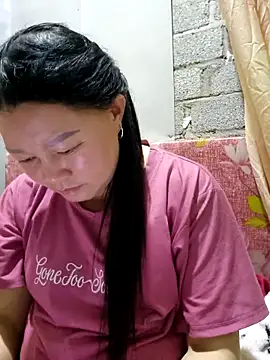 Snapshot of phay79 chatting on 04/02/26, 12:14 phay79 online show from 04/02/26, 12:14