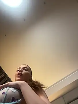 KarmaFoxx online show from 04/28/26, 02:27