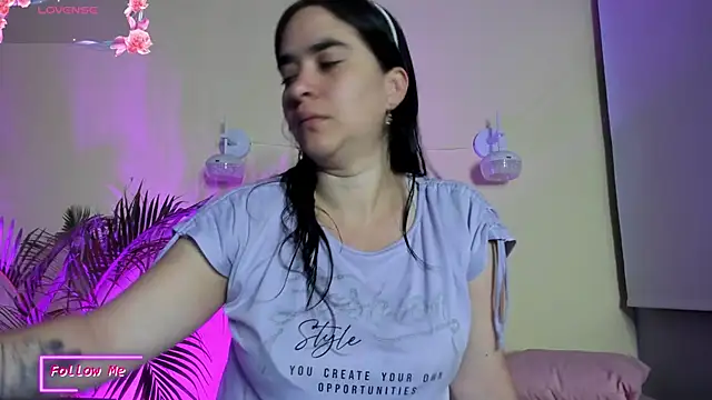 Snapshot of _VALERIAGOMEZ chatting on 03/21/26, 09:36 VALERIAGOMEZ online show from 03/21/26, 09:36