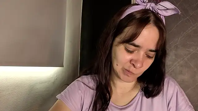 Snapshot of _VALERIAGOMEZ chatting on 06/17/26, 03:57 VALERIAGOMEZ online show from 06/17/26, 03:57