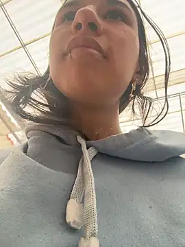 Snapshot of LilyRossi_ chatting on 06/17/26, 12:18 LilyRossi online show from 06/17/26, 12:18