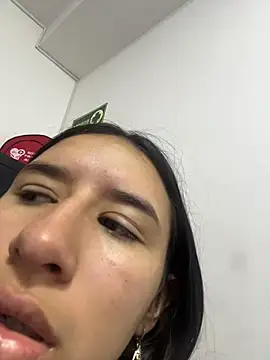 Snapshot of LilyRossi_ chatting on 07/06/26, 12:24 LilyRossi online show from 07/06/26, 12:24