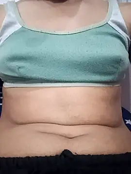 Snapshot of iam_Rani_19 chatting on 02/26/26, 06:40 iam Rani 19 online show from 02/26/26, 06:40