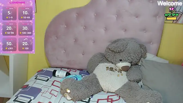 Snapshot of Sophiiee_Gray chatting on 04/11/26, 02:27 Sophiiee Gray online show from 04/11/26, 02:27