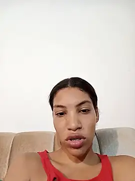 Snapshot of ginevere_20 chatting on 05/24/26, 08:03 ginevere 20 online show from 05/24/26, 08:03