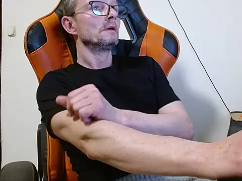 Snapshot of Sokarek chatting on 03/27/26, 09:36 Sokarek online show from 03/27/26, 09:36