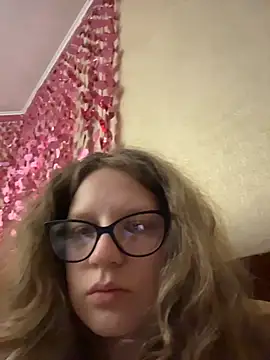 Snapshot of Luminosa chatting on 03/03/26, 11:54 Luminosa online show from 03/03/26, 11:54