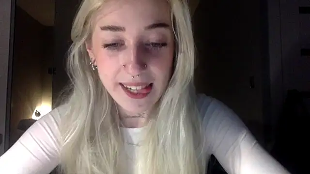 Snapshot of EmmyWet chatting on 03/09/26, 07:51 EmmyWet online show from 03/09/26, 07:51