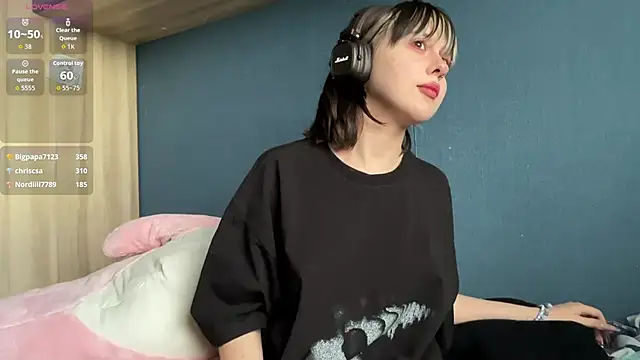 AueshaSimon online show from 06/27/26, 12:22