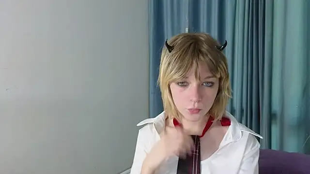 Snapshot of MollySally chatting on 05/20/26, 05:57 MollySally online show from 05/20/26, 05:57