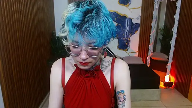 Lyra tay online show from 04/26/26, 11:30