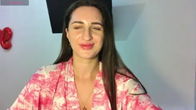 Snapshot of EveLuxe01 chatting on 03/21/26, 04:21 EveLuxe01 online show from 03/21/26, 04:21