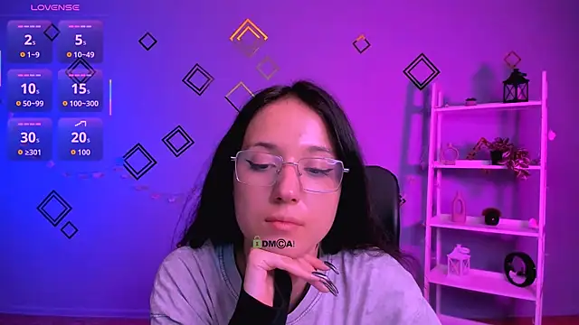 Snapshot of naomi_fox1921 chatting on 05/07/26, 08:47 naomi fox1921 online show from 05/07/26, 08:47