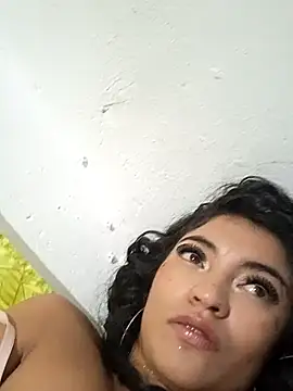 Snapshot of perla_stone11 chatting on 04/02/26, 11:46 perla stone11 online show from 04/02/26, 11:46