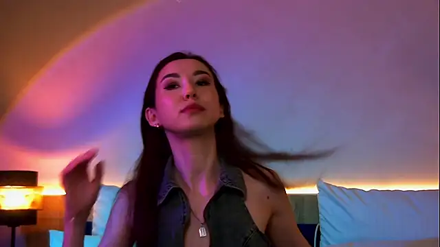 EmilyGray   online show from 06/11/26, 07:17