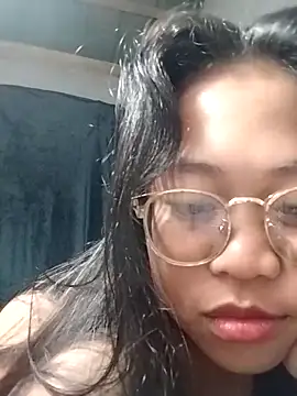 Snapshot of angelpinay44 chatting on 03/24/26, 03:17 angelpinay44 online show from 03/24/26, 03:17