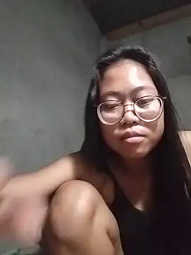 Snapshot of angelpinay44 chatting on 06/09/26, 03:23 angelpinay44 online show from 06/09/26, 03:23