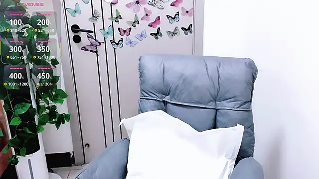 Snapshot of Snow-11 chatting on 03/07/26, 01:46 Snow-11 online show from 03/07/26, 01:46