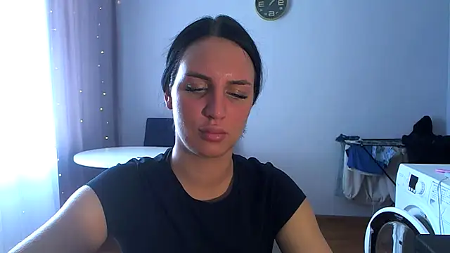 imvika online show from 04/23/26, 03:52