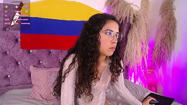 Amara Davis1 online show from 07/06/26, 04:42