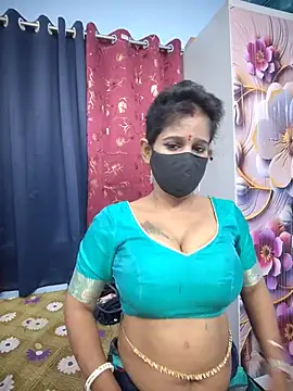 Snapshot of Tinaa_baby chatting on 06/18/26, 09:14 Tinaa baby online show from 06/18/26, 09:14