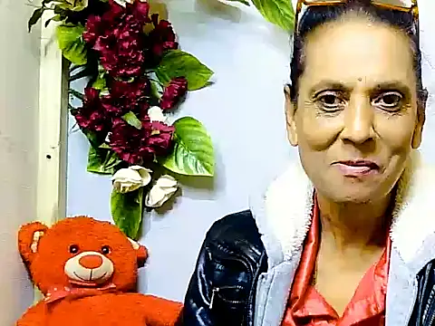 Hot queen58 online show from 06/10/26, 06:01